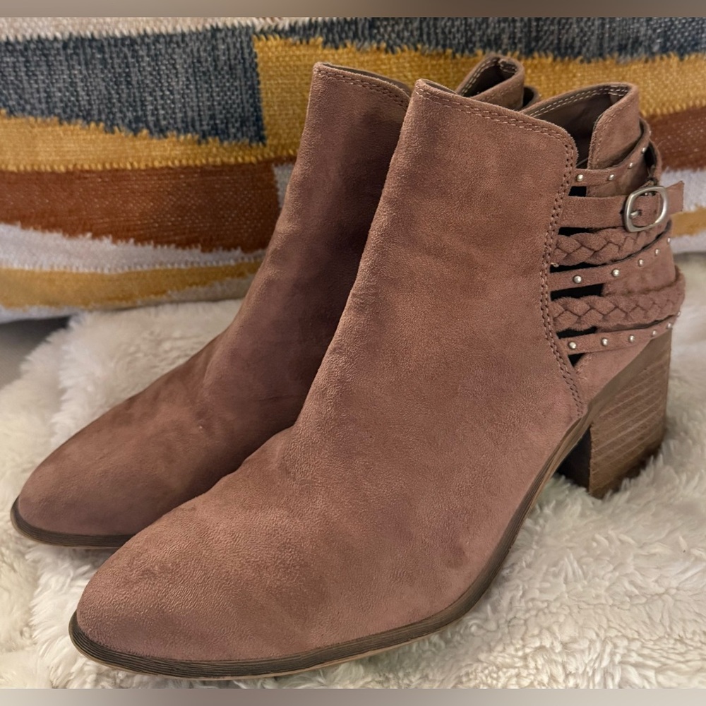 Carlos Santana Ashby Women’s Ankle Boots Dustymauve Size 9 EUC Slip-On Booties - Picture 2 of 7